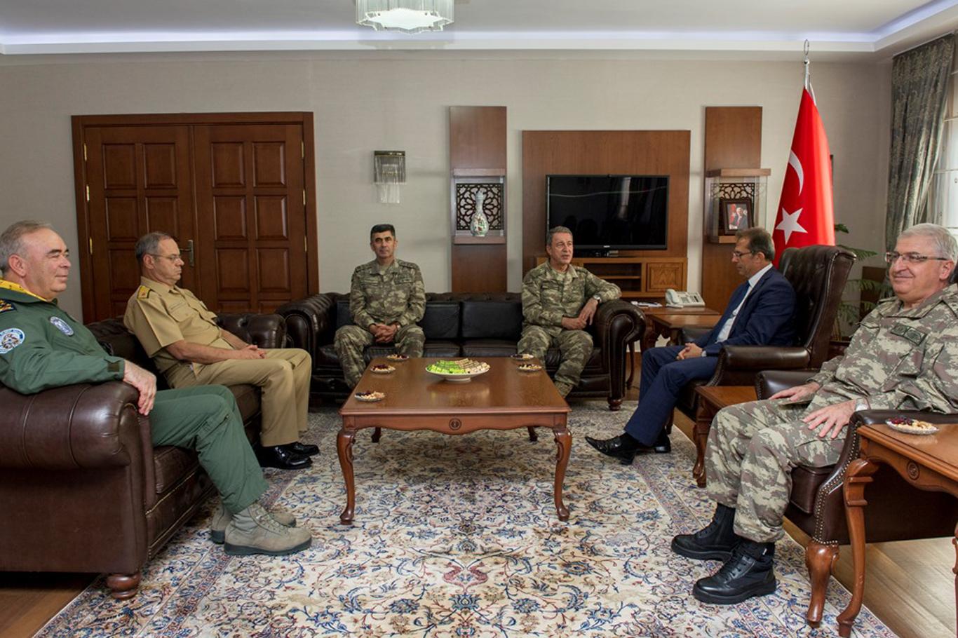 Genelkurmay Başkanı Akar Van Valiliği’ni ziyaret etti Genelkurmay Başkanı Akar Van Valiliği’ni ziyaret etti